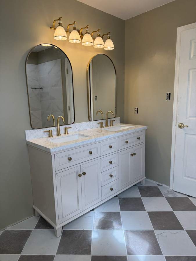 Double Vanity Bath